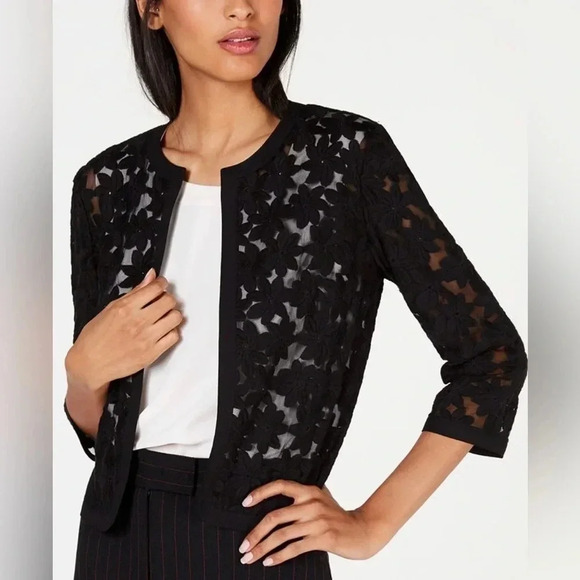 Anne Klein Jackets & Blazers - NWT Anne Klein Broderie Cropped Lace Cardigan Jacket. Black. Gorgeous. Size: 2.